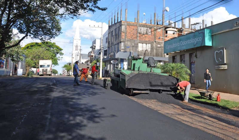 Trechos das ruas Venâncio Aires e General Portinho recebem nova pavimentação asfáltica